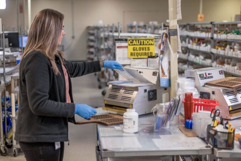 Omnicare Computer Rx System Packaging and Medication Dispensing Systems | Omnicare